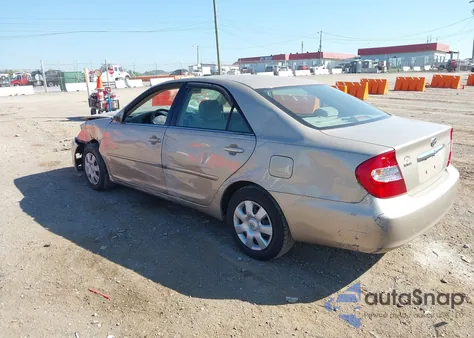 2004 Toyota Camry Le/Xle/Se z USA, uszkodzony, nr VIN 4T1BE32KX4U848939